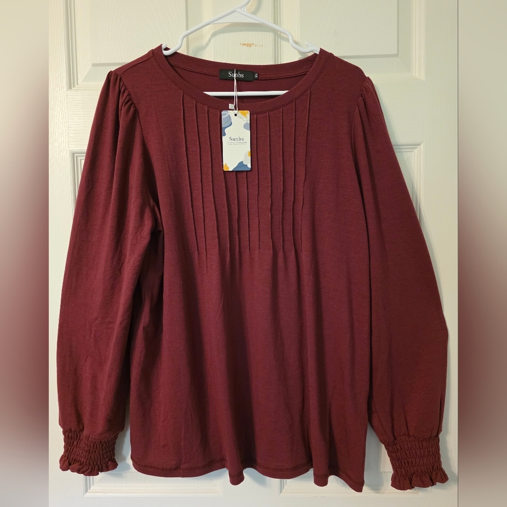 Soft Pintuck Long-Sleeve Blouse in Burgundy by